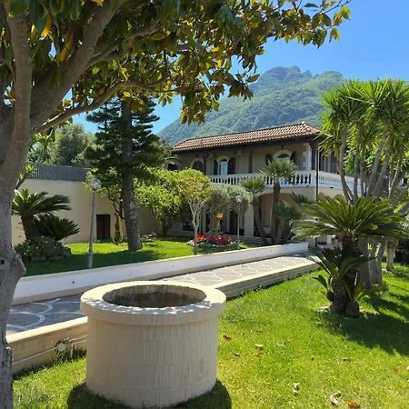 Antonietta Ischia Lacco Ameno (Isola d'Ischia)